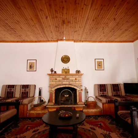 Holiday home 7hills Traditional By The Waterfall Eptalofos