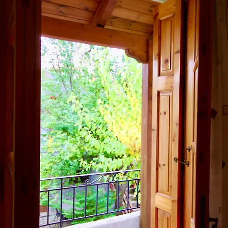 7hills Traditional By The Waterfall Επτάλοφος