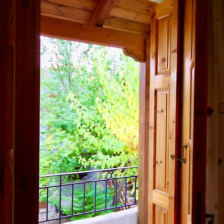 7hills Traditional By The Waterfall Eptalofos