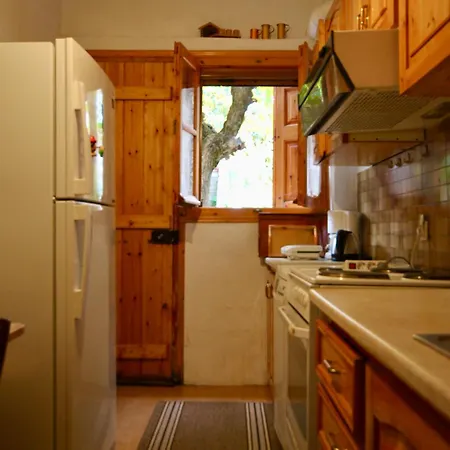 Holiday home 7hills Traditional By The Waterfall Eptalofos