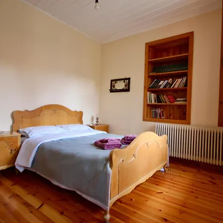 7hills Traditional By The Waterfall Επτάλοφος